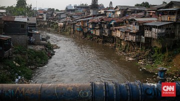 Emak-emak di Jakarta Utara Nekat Terjun ke Sungai Usai Ketahuan Curi di Minimarket