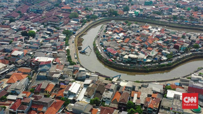 Fenomena badan sungai dapat berubah-ubah ramai diperbincangkan warganet di tengah banjir yang melanda sejumlah wilayah Jabodetabek, Selasa (4/3).