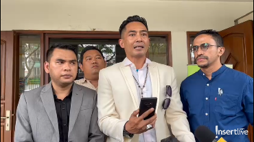 img-title Resmi Cerai dan Dapat Hak Asuh Anak, Yama Carlos Tak Halangi Arfita Bertemu Marco
