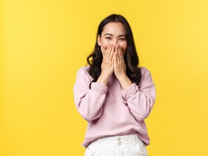 4 Zodiak yang Dikenal Pemalu dan Memilih Berteman dengan Sedikit Orang