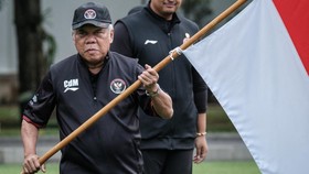 Stik Drum Basuki Patah Kala Jadi Drummer Gigi di IKN, Penonton Ngakak