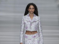 Aigner Kembali ke Milan Fashion Week, Hadirkan Sentuhan Baru di Tas Ikonis