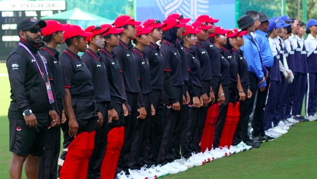 Netizen luapkan kekecewaan di akun Instagram resmi Asian Games usai kekalahan kontroversial Timnas Kriket Putri Indonesia yang kalah tanpa tanding.