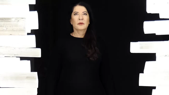 Pameran Marina Abramović yang kontroversial