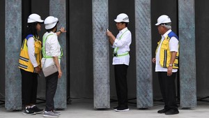FOTO: Jokowi Tinjau Pembangunan IKN dan Pasang Bilah Pertama Garuda