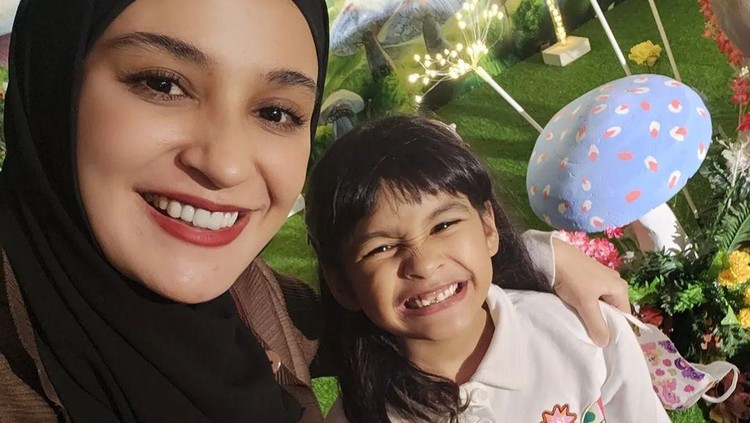 Potret Hawwa Anak Shireen Sungkar