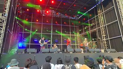 Romantic Echoes Gembira Dapat Panggung Pertama di Pestapora