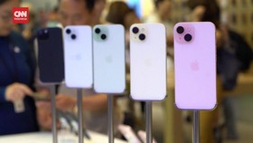 VIDEO: Laku Terjual Dalam Semenit, Pembeli Anggap IPhone 15 Biasa Saja
