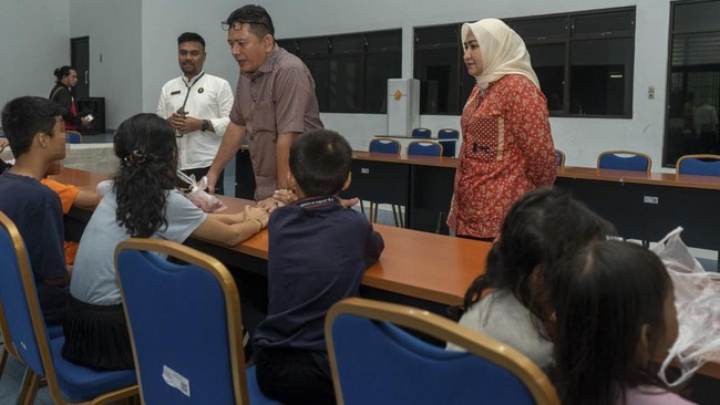 Dinsos Medan, Sumatera Utara mengamankan 40 anak dari dua panti asuhan yang menjadi korban eksploitasi mengemis gift di TikTok.