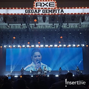 Lantunan Merdu Vina Panduwinata Bikin Syahdu Pestapora 2023