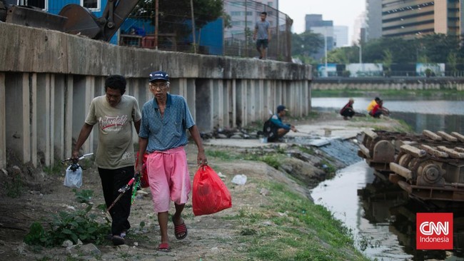 FOTO: Menikmati Sore Hari di Waduk Kebon Melati