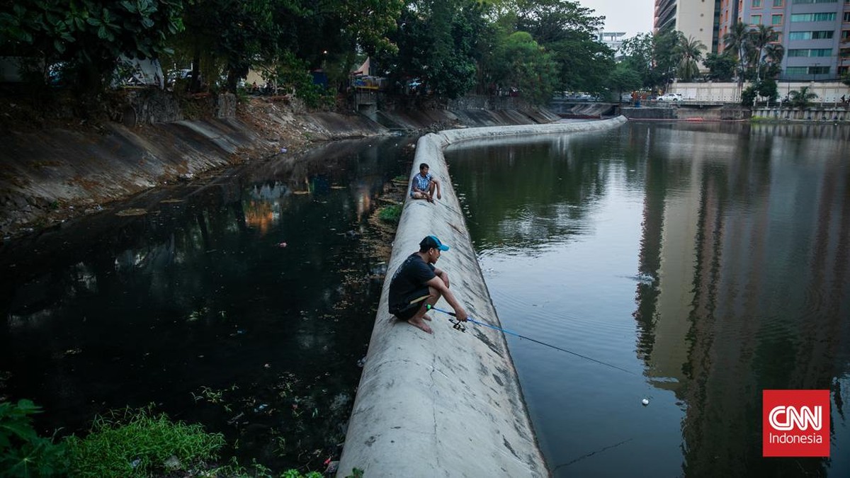 FOTO: Menikmati Sore Hari di Waduk Kebon Melati