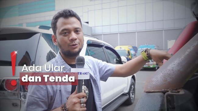 Bongkar Mobil Panji Petualang, Ada Ular Pyton dan Tenda Serba Guna