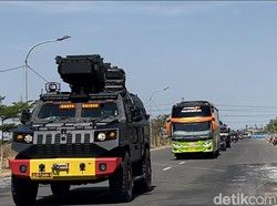 Penampakan Rantis Kawal Bus Pemain Arema FC ke Stadion GBT