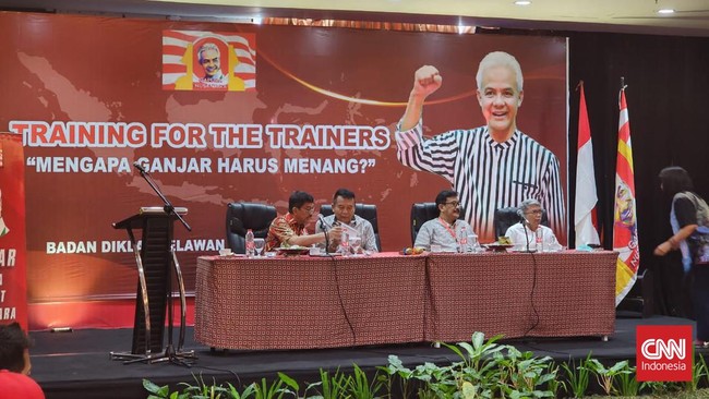 Relawan Gapura Nusantara (RGN) menargetkan kemenangan bacapres Ganjar Pranowo sebesar 51 persen di Sulawesi Selatan pada Pilpres 2024 mendatang.
