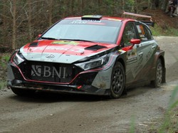 Danau Toba Rally 2023: Unggul Telak di Hari Pertama, Sean Enggan Lengah
