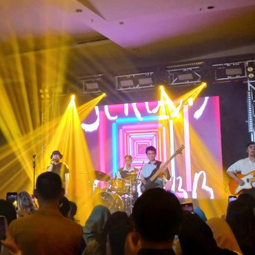 Nostalgia '2gether: The Series' di Konser Scrubb Jakarta