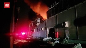 VIDEO: Pabrik Golf di Taiwan Terbakar, 4 Kru Damkar Meninggal Dunia
