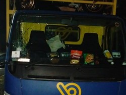3 Truk Dilempar Batu di Jalan Denpasar-Gilimanuk, 1 Sopir Luka