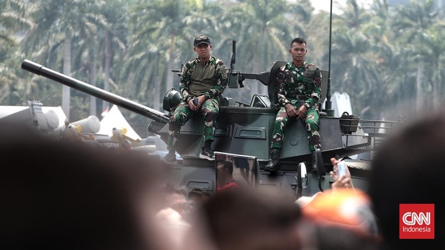 Panglima TNI Jenderal Agus Subiyanto mengatakan TNI bakal mengubah doktrin perang dari tradisional menuju penggunaan teknologi seperti drone dan AI.