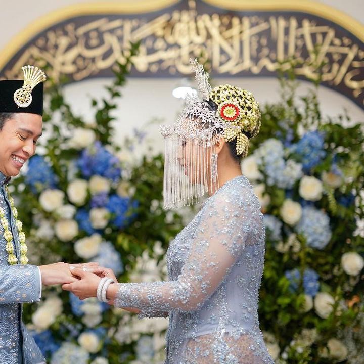 <p>Sebelum prosesi akad nikah, keluarga Sandiaga Uno telah mengadakan acara pengajian. Dalam acara itu, semua keluaega berkumpul. Atheera dan Panji lantas memutuskan untuk menikah di New York karena keduanya bekerja dan menetap di sana. (Foto: Instagram @sandiuno)</p>