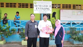 Kepala BPIP Monitoring Distribusi BTU Pendidikan Pancasila di Entikong