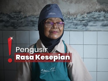 img-title Kerja di Kafe Viral, Oma Wasinah Banting Tulang Demi Kebutuhan Ekonomi