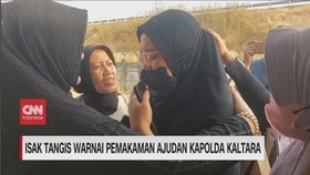 VIDEO: Isak Tangis Warnai Pemakaman Ajudan Kapolda Kaltara