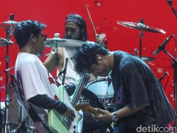 Lirik Lagu Hancur Lebih Dulu - Last Child