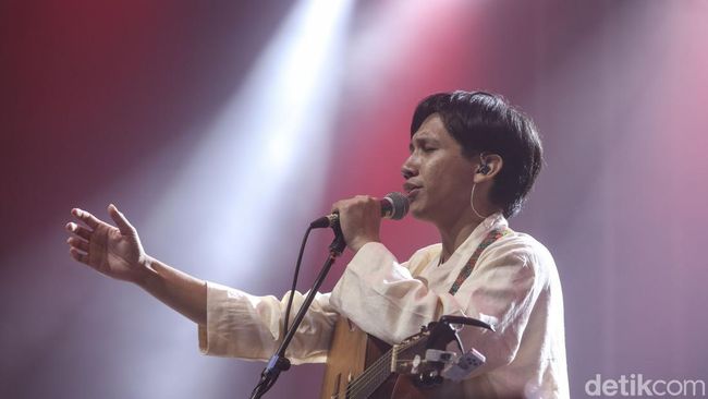 Cerita Ananda Badudu Lahirkan Lagu dari Pengalaman Ditangkap Polisi