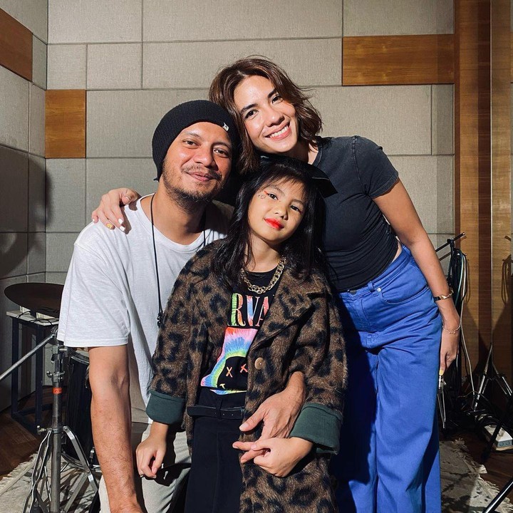 <p>Di usianya yang masih belia ini, Uma sudah memperlihatkan bakat terpendamnya. Berbeda dari sang Ayah yang menggeluti dunia musik, Uma memilih bidang tari balet. (Foto: Instagram: @eno_ntrl)</p>