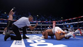 FOTO: Petinju China Zhilei Zhang Pukul KO Joe Joyce