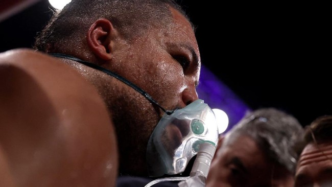FOTO: Petinju China Zhilei Zhang Pukul KO Joe Joyce