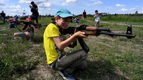 Konflik dengan Ukraina, Rusia Persiapkan Anak-anak untuk Perang