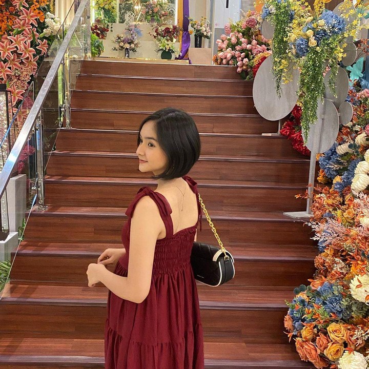 <p>Kehamilan perempuan 23 tahun ini disambut dengan sangat baik oleh para pengikutnya di Instagram. Pada unggahan yang dibagikan Anya banyak sekali penggemar yang mengirimkan doa dan memuji kecantikan Anya selama kehamilan. (Foto: Instagram: @anyaanjanii)</p>