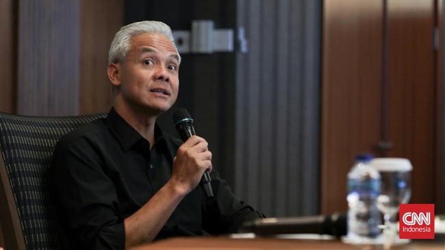 Ganjar Pranowo menyebut tak ada pembahasan soal cawapres dalam rapat sekitar tiga jam bersama para ketua umum partai pengusung, termasuk Megawati Soekarnoputri.