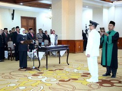 Pesan Khofifah kepada Pj Bupati Tulungagung Saat Pelantikan