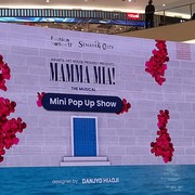 Meriah dan Penuh Warna, Simak Keseruan Teater Musikal 'Mamma Mia!' di Fashion Nation Senayan City