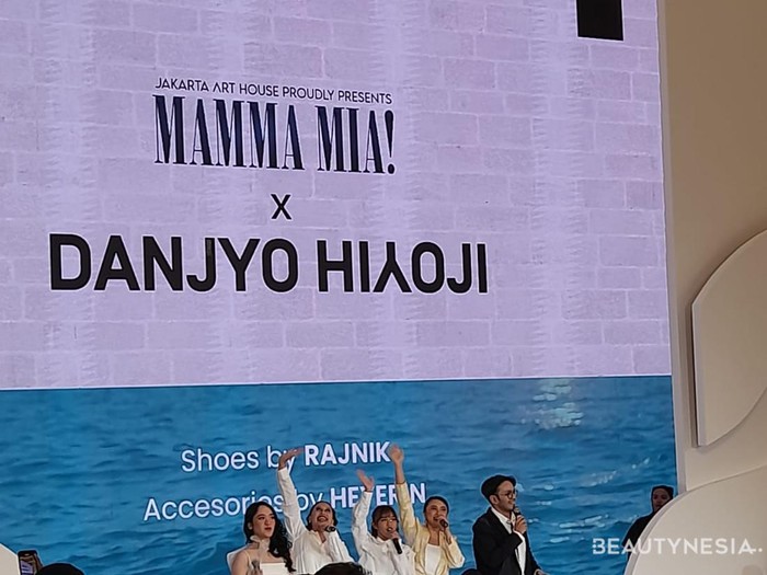 Pertunjukan teater musikal Mamma Mia! di Fashion Nation Senayan City