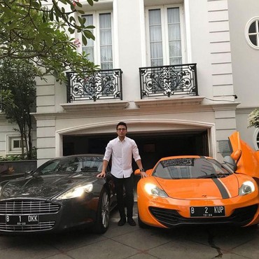 Tinggal Bareng Orang Tua Suami, 8 Potret Rumah Mewah Mertua Jessica Mila