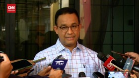 VIDEO: Datangi Kantor Polisi, Anies Baswedan Urus SKCK