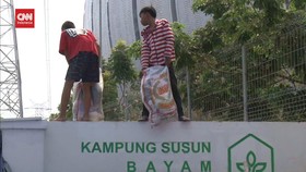 VIDEO: Warga Kampung Bayam Masih Bertahan, Tunggu 3 Syarat Dipenuhi