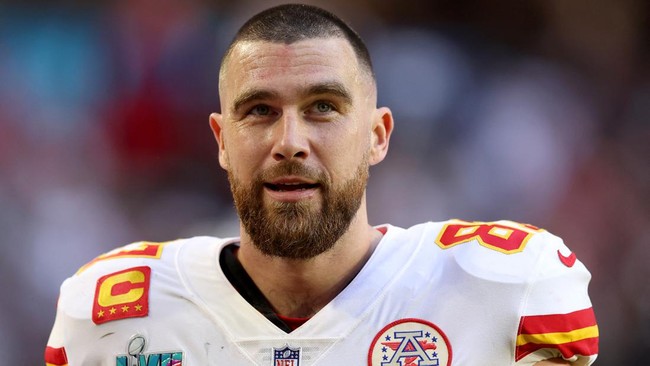 Travis Kelce sedang menjadi orang yang paling bahagia dalam hidupnya setelah menjadi juara NFL dan sempat berlibur bersama Taylor Swift.