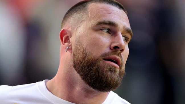 Travis Kelce disebut hanya makan-makan bersama temannya saat ulang tahun ke-34 tanpa Taylor Swift.