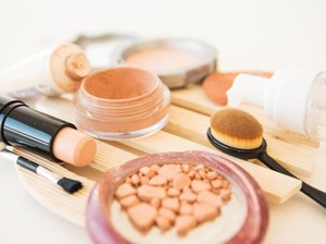 Jenis-jenis Base Makeup yang Wajib Kamu Ketahui, Bikin Tampilan Wajah Makin Sempurna!