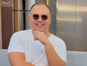 img-title Ini 7 Potret Wajah Asli Codeblu Food Vlogger yang Selama Ini Disembunyikan