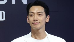 Turut Berduka dengan DJ Koo, Penyanyi Rain Beri Penghormatan untuk Barbie Hsu