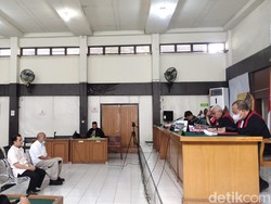 Terungkap! 2 Eks Petinggi PT BMU Pakai Duit Korupsi Buat Jual Beli Saham