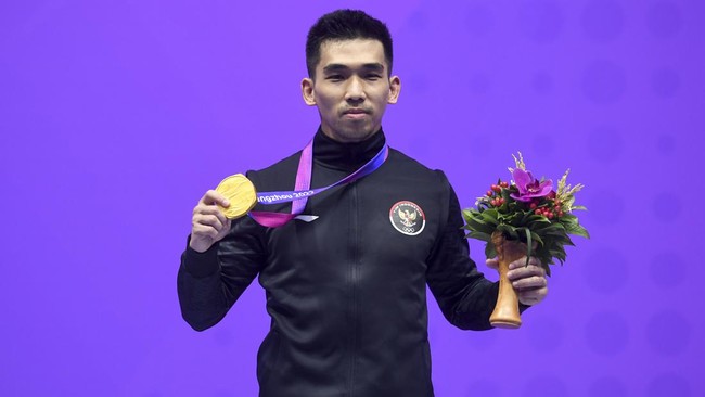 Emas Asian Games 2022 (2023) yang diraih Harris Horatius merupakan hasil dari perjuangan bangkit dari keterpurukan.