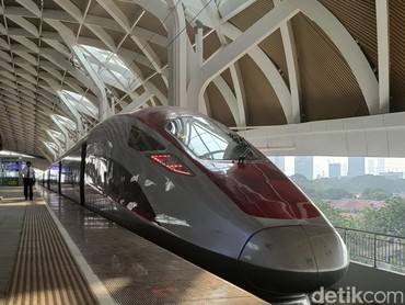 Jadwal dan Cara Beli Tiket Kereta Cepat Jakarta-Bandung 2023